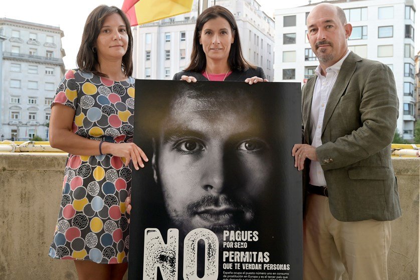 Presentación de la campaña sobre la trata de mujeres en Santander.