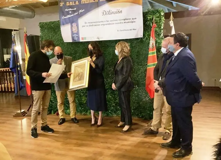 Entrega de premios en la Tercera edición de la Gala de Santillana del Mar.