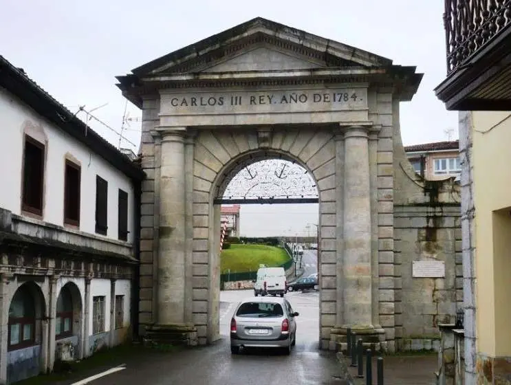 Arco en La Cavada, en Riotuerto. R.A.