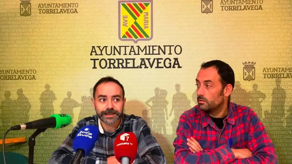 Representantes de la ACAPT de Torrelavega.