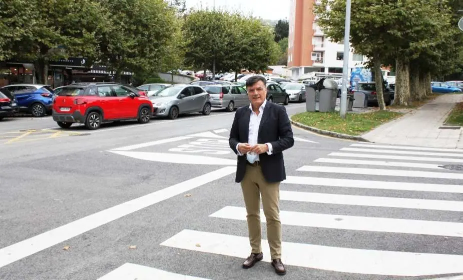 El concejal de Vox, Guillermo Pérez-Cosío, en la zona del Sardinero.