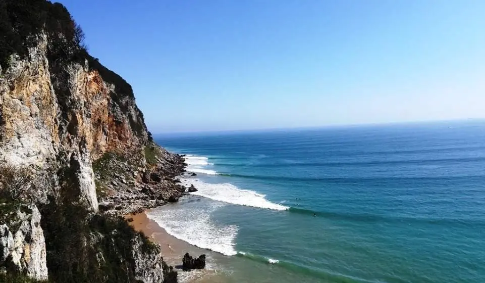 Acantilados del Monte Buciero y entrada a la Bahía de Santoña. R.A.