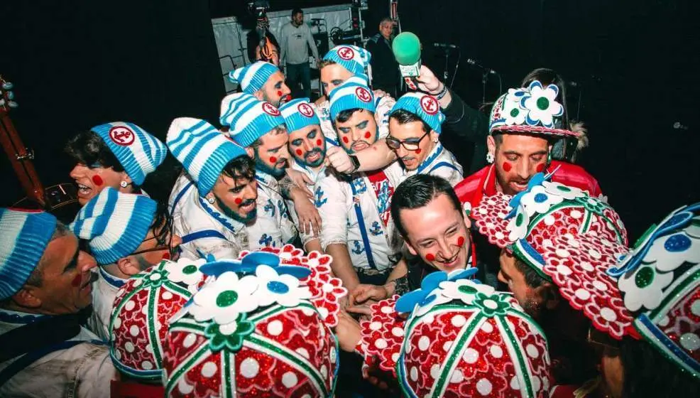 Integrantes de la murga Los Artistas, de Santoña.