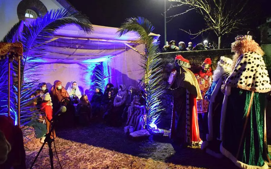 Figurantes en el belén viviente en Quijano, en Piélagos.