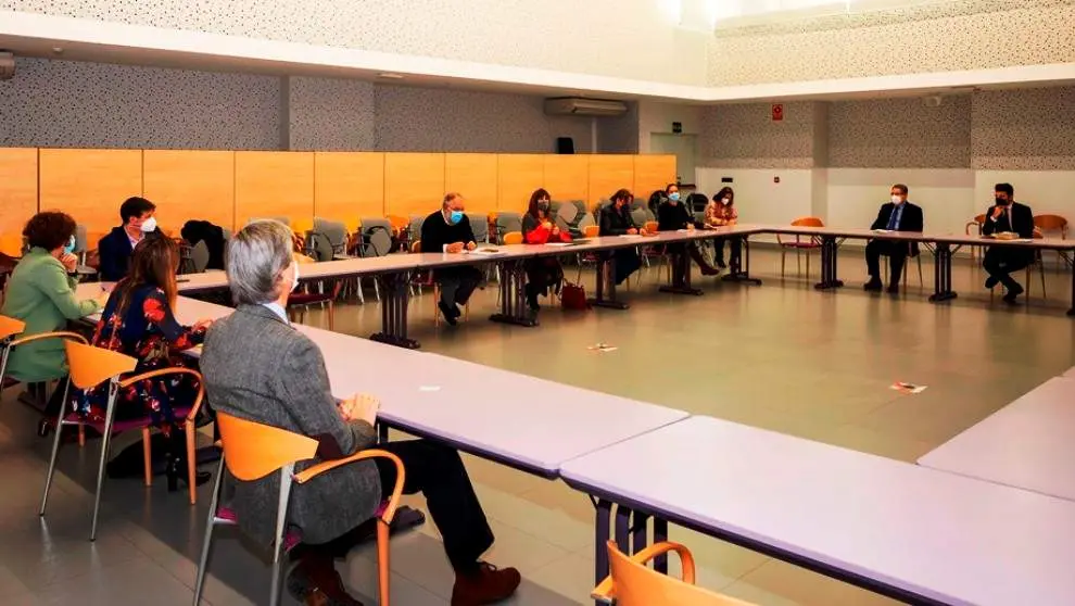 Un momento de la reunión para aprobar el Consejo.