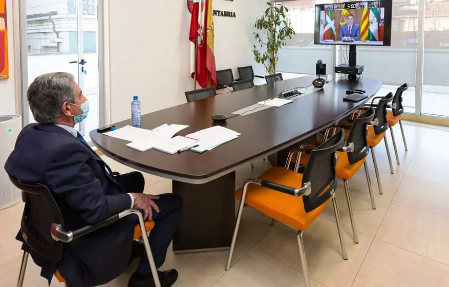 El presidente de Cantabria, Miguel Ángel Revilla, en la Conferencia telemática.