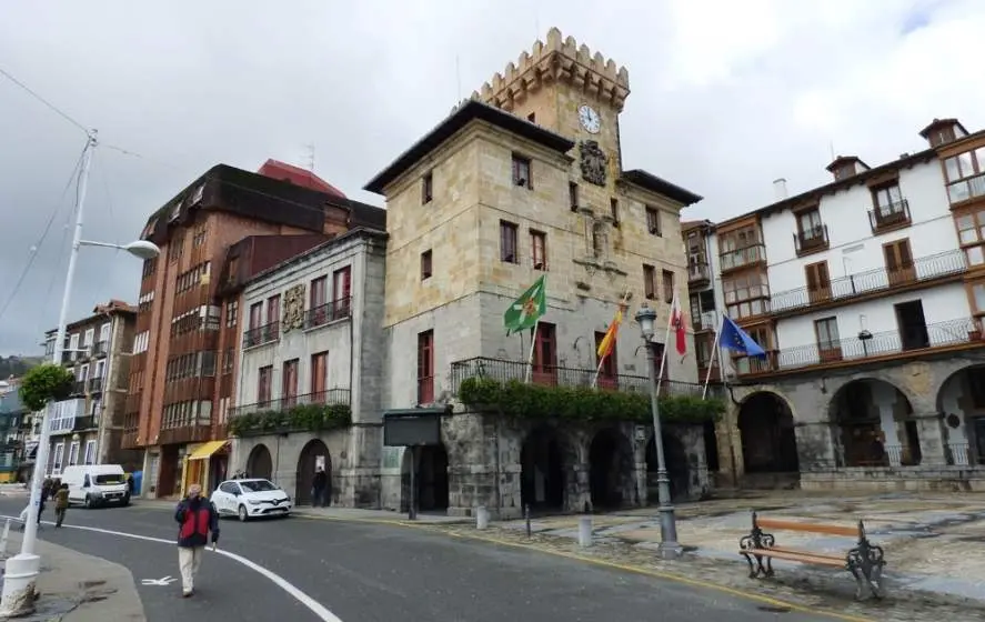 Casa Consistorial de Castro Urdiales. R.A