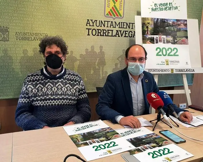 Presentación del calendario 2022 de los espacios verdes de Torrelavega.