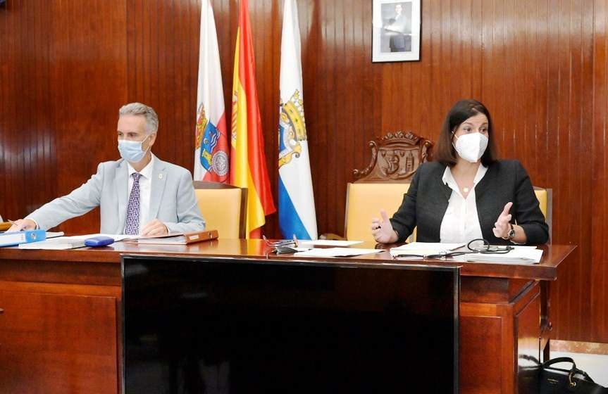 Reunión de trabajo en el Ayuntamiento de Santander sobre las ordenanzas.