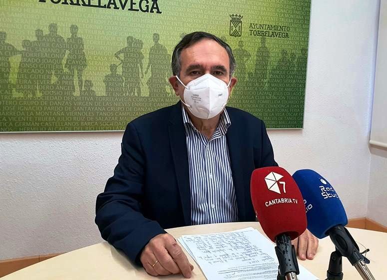 El concejal de Obras, José Manuel Viadero, anunció la próxima obra en Viérnoles.