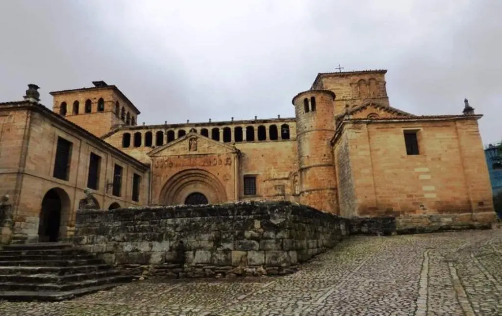 La Colegiata de Santillana del Mar. R.A.