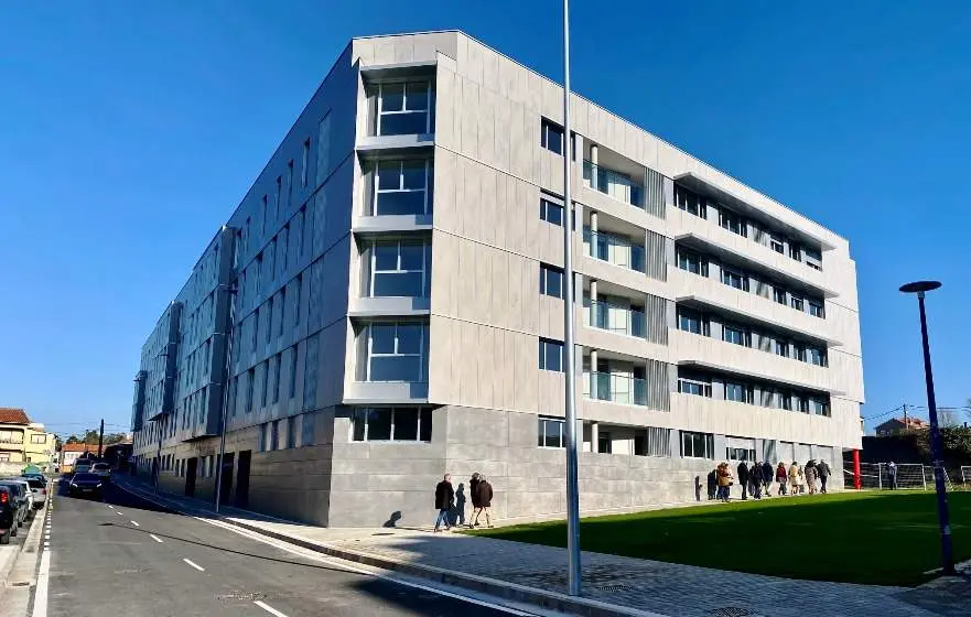 Edificio de 120 viviendas de protección oficial en San Román, en Santander.