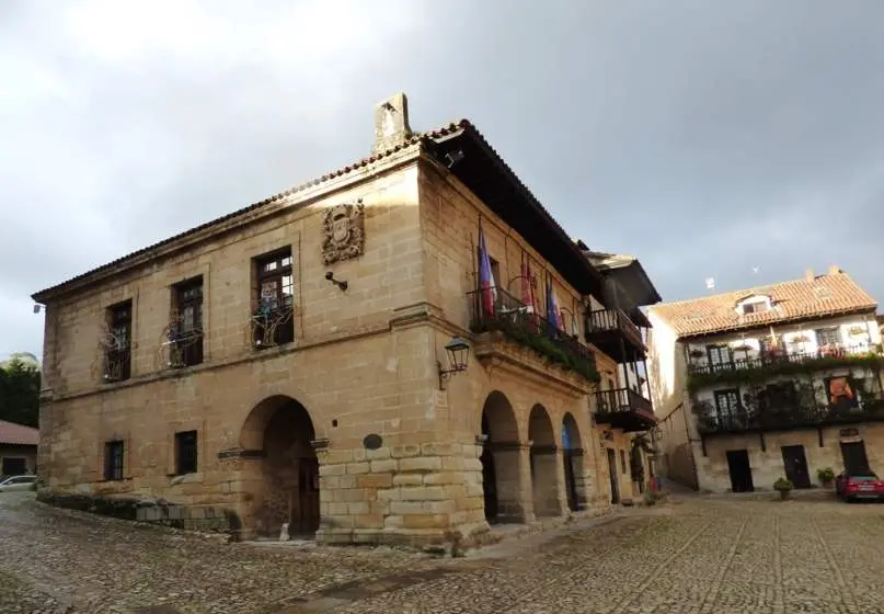 Ayuntamiento de Santillana del Mar. R.A.