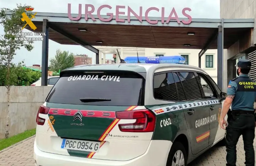 Los agentes escucharon la versión de la doctora sobre las posibles amenazas que recibió de un paciente en Villafufre.