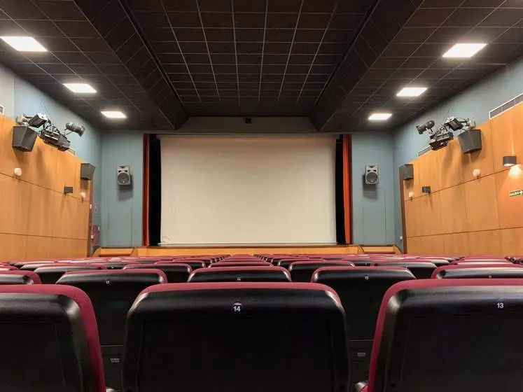 La Sala Bretón, de Astillero, proyectará cine con asistencia gratuita.