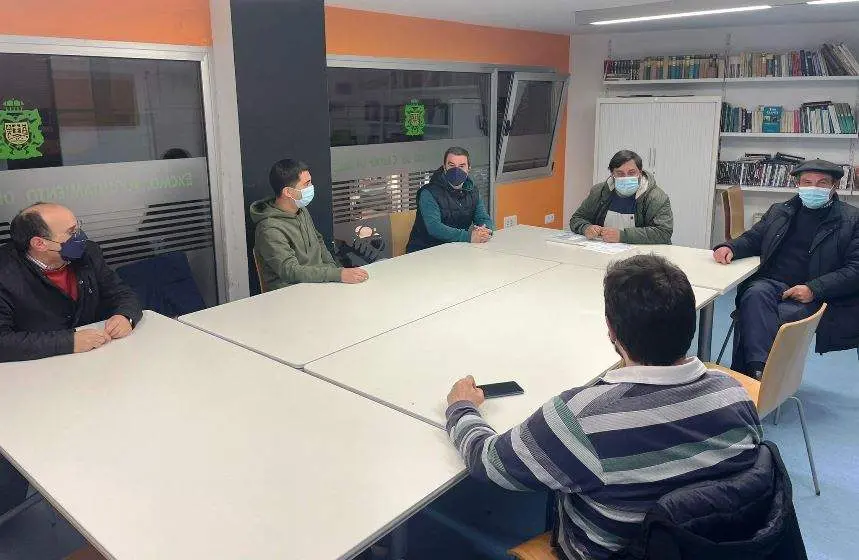 Reunión con las peñas de Castro Urdiales.