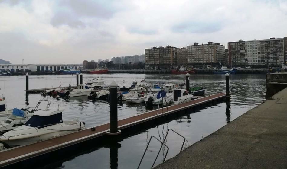 Los pescadores furtivos mantuvieron contactos en Santander y Muriedas con profesionales.