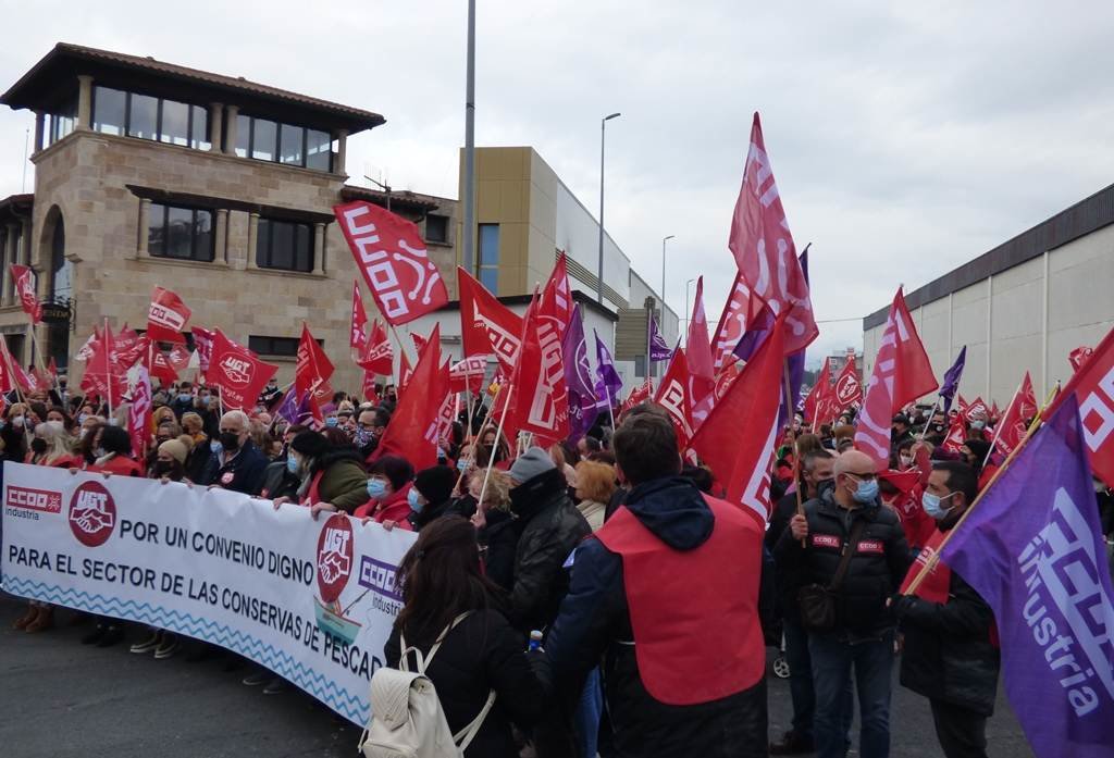 Huelga y manifestación de los trabajadores del sector en Santoña. Nyka Goicoechea