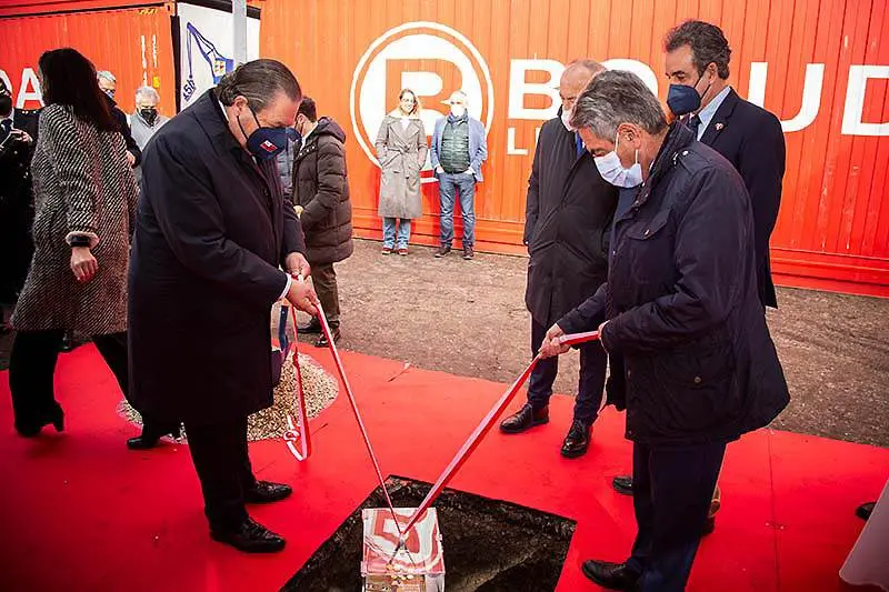 El presidente de Cantabria, Miguel Ángel Revilla (PRC), en el Puerto de Santander.