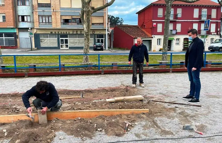 Obras de la bolera en Guarnizo.