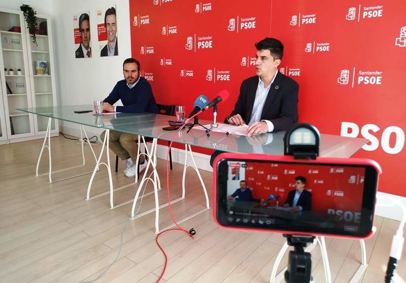 El portavoz municipal del PSOE en Santander, Daniel Fernández, habla sobre la falta de presupuesto de 2022.