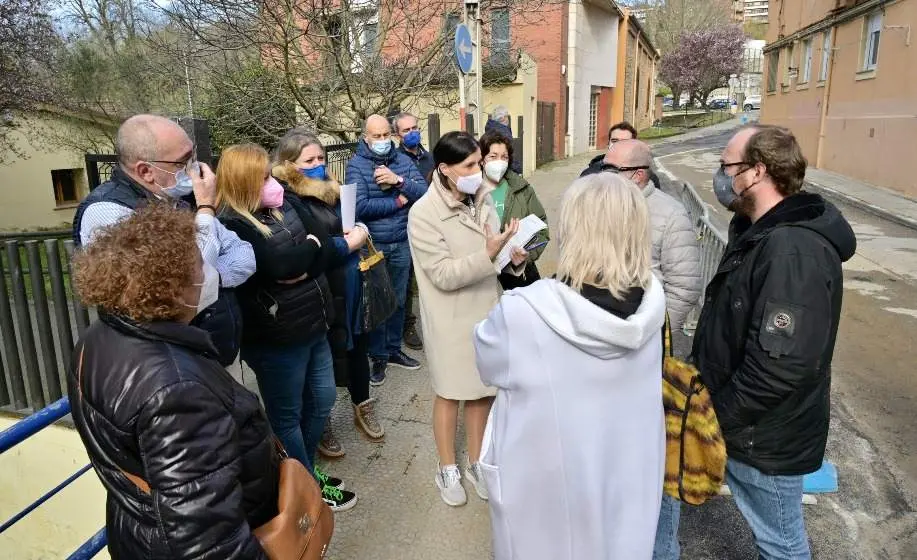 Un momento del encuentro con los vecinos de Sixto Obrador, en Santander.