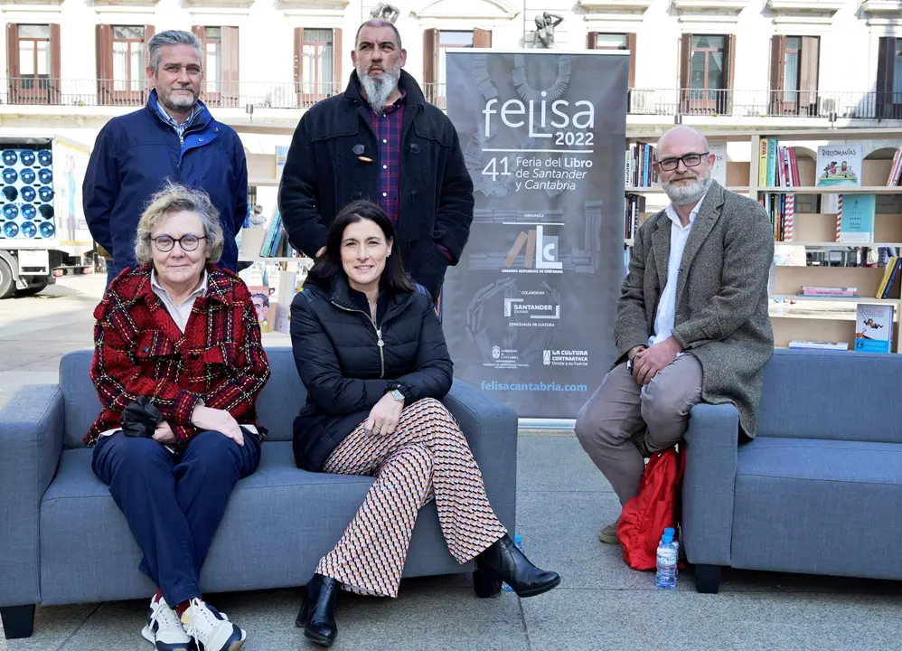 Presentación de la Feria del Libro en la Plaza Porticada.