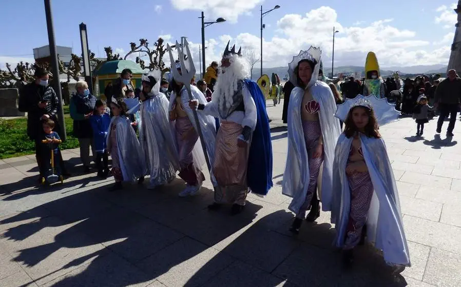 Neptuno y las sirenas en la zona del Pasaje. R.A.