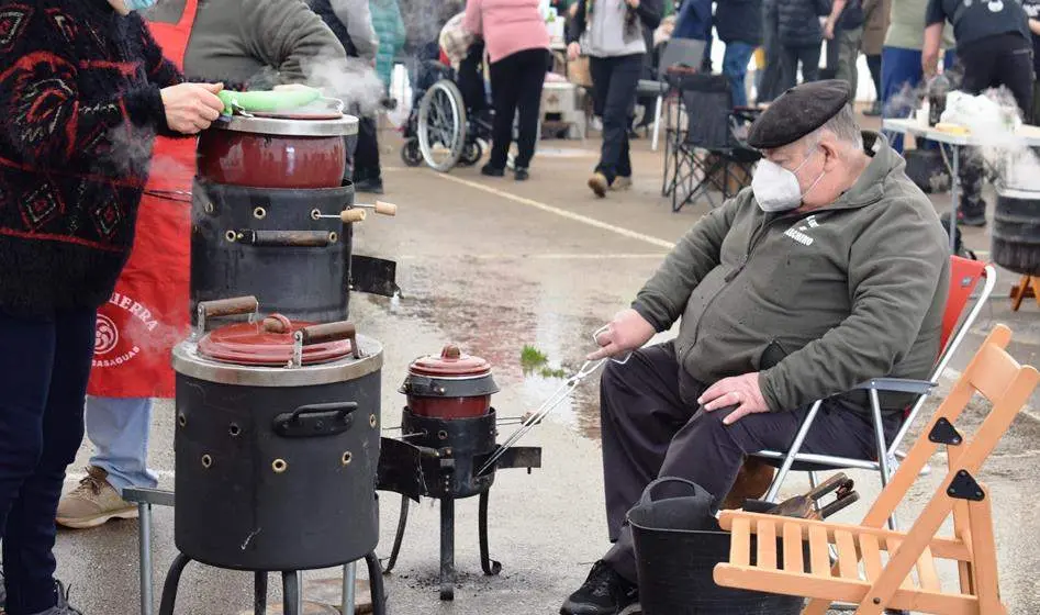 Concurso de ollas ferroviarias de carne de vacuno en Renedo, en Piélagos.