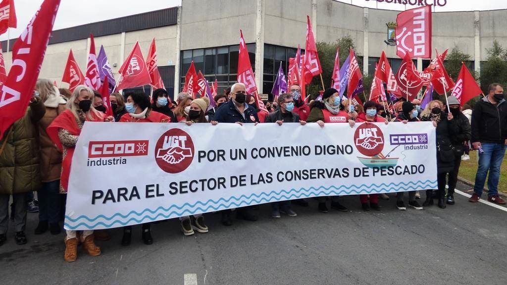 Protesta de los trabajadores de las conserveras de pescado en Santoña. Nyka Goicoechea