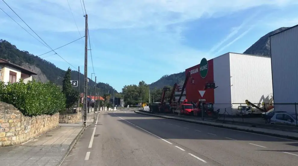 Empresas en el polígono de Los Corrales de Bulena. R.A.