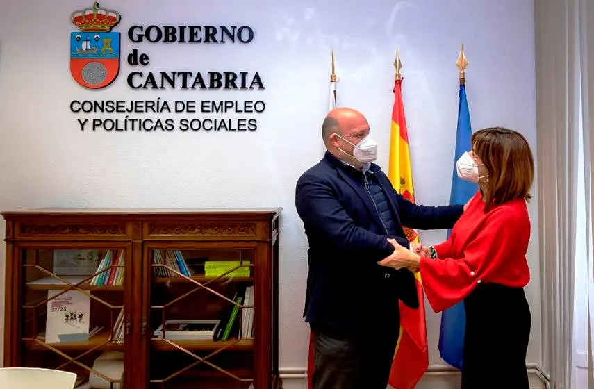 Un encuentro entre la consejera y el alcalde de Santillana del Mar.