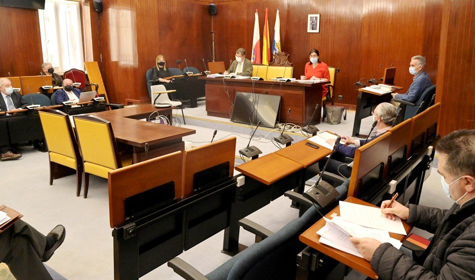 Consejo del Cementerio en el Ayuntamiento de Santander.