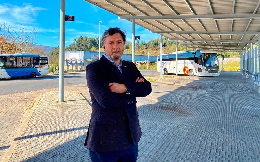 El diputado regional de Vox, Cristóbal Palacio, en Castro Urdiales.