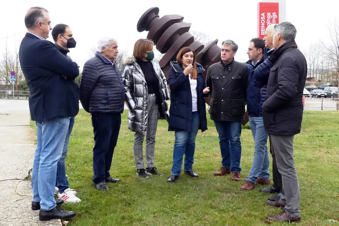 Encuentro en Reinosa entre autoridades políticas y el comité de empresa