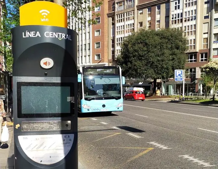 Totéms del transporte urbano de Santander.