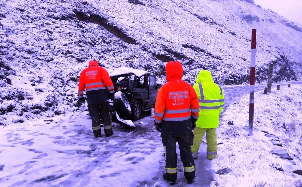 Accidente del vehículo en el Puerto de Lunada.