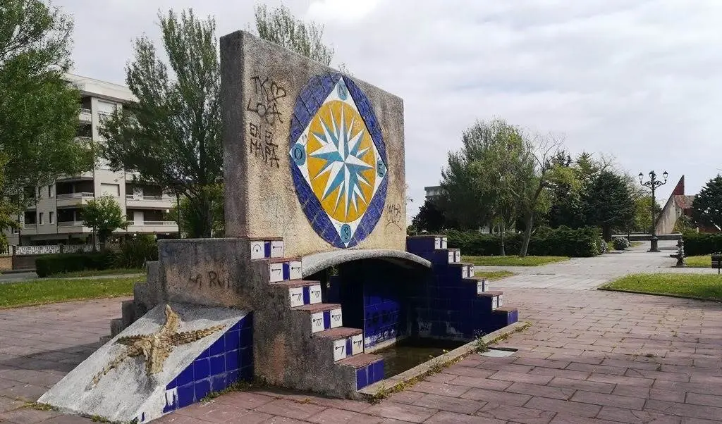 Pintadas en los monumentos de Laredo. R.A.