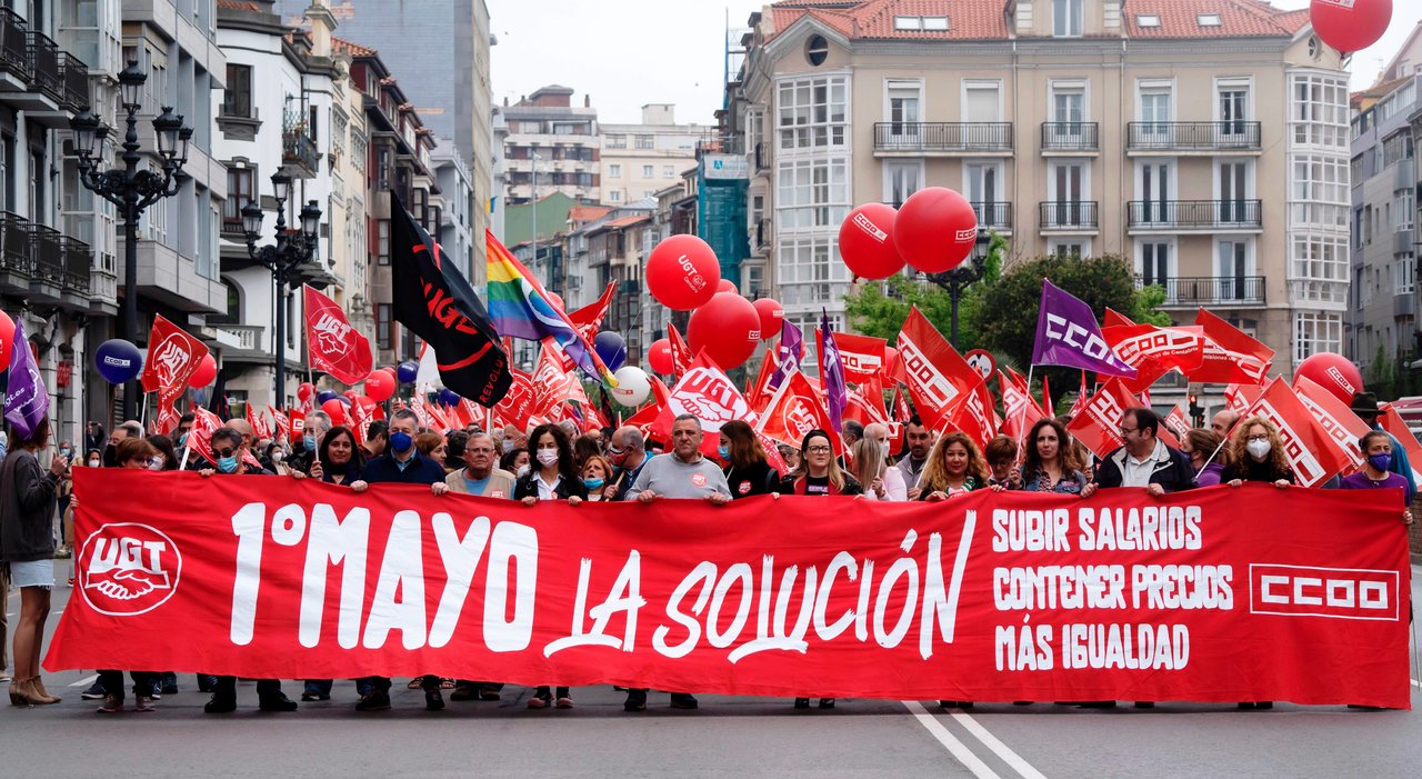 Manifestación 1 de mayo, convocada por UGT y CCOO en Cantabria.