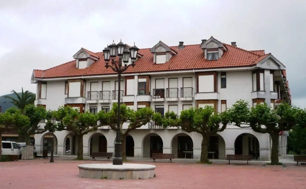 Edificio de Las Torres, en Escalante. R.A.