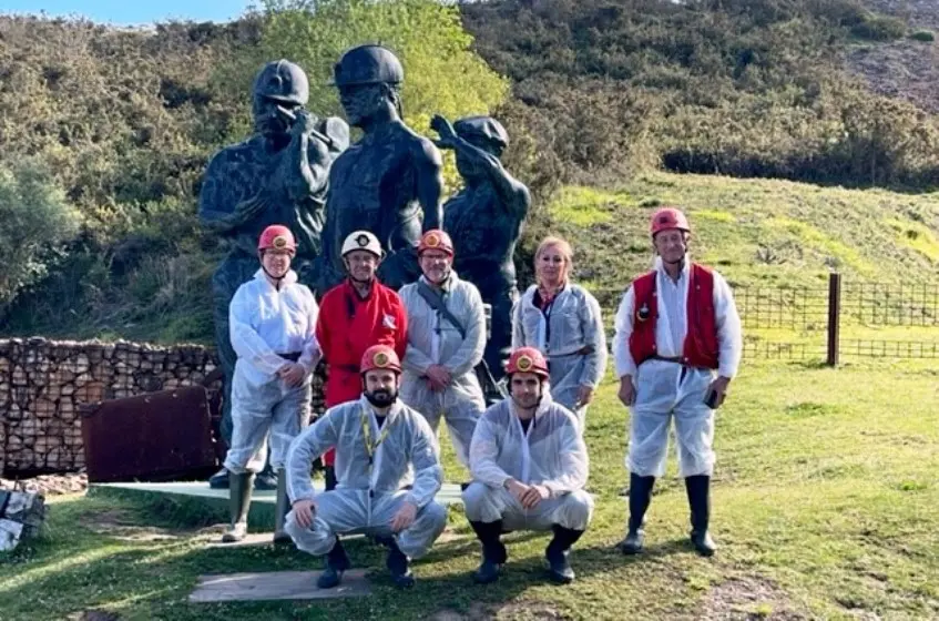 Equipo de investigadores de la cueva del Soplao.