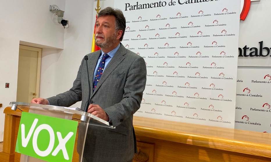 El portavoz de Vox en el parlamento de Cantabria, Cristóbal Palacio.