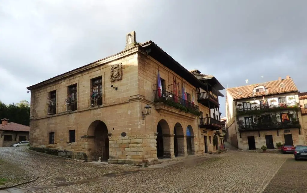 Ayuntamiento de Santillana del Mar. R.A.