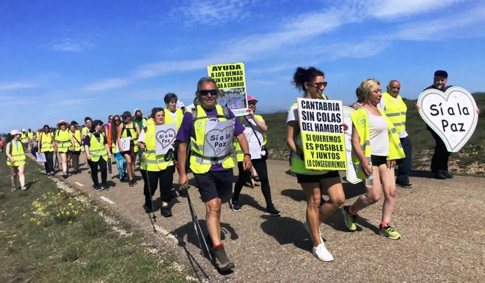 Los caminantes en la Marcha Solidaria.