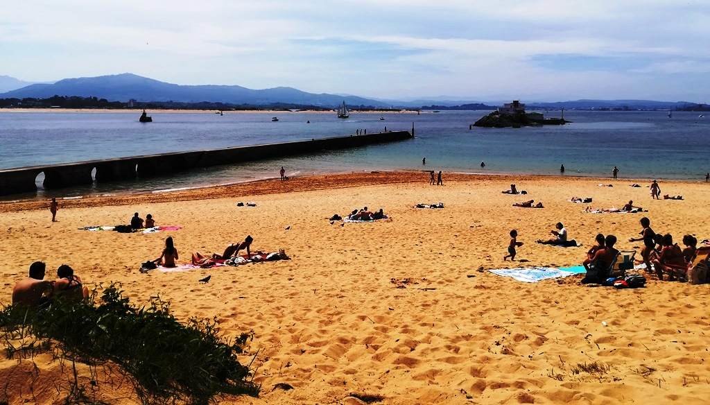 Playa en la zona de la Magdalena, en Santander. R.A.