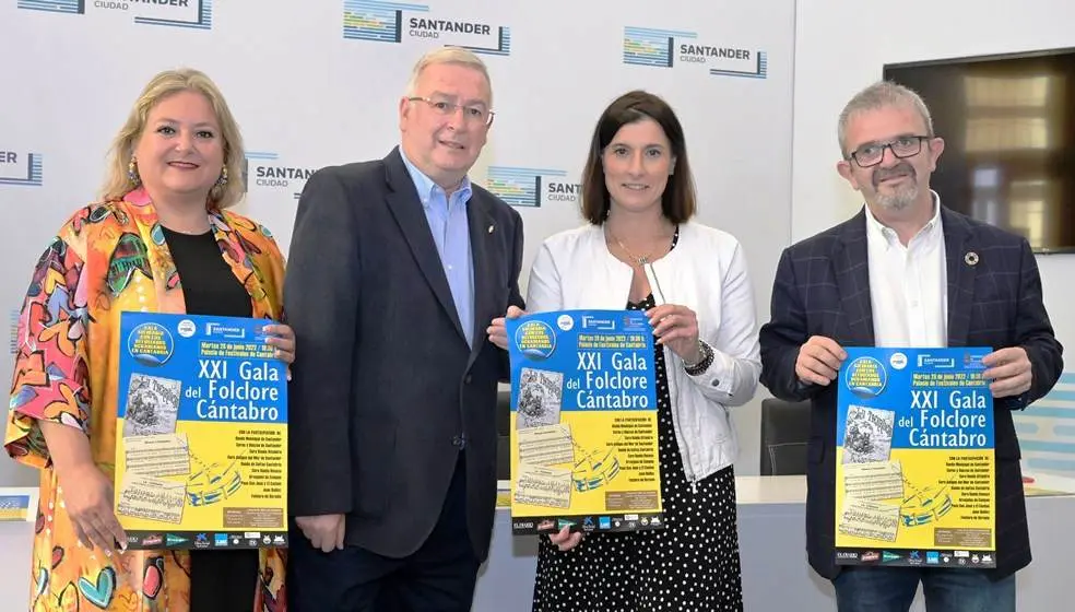 Presentación de la Gala del Folclore en el Ayuntamiento de Santander.