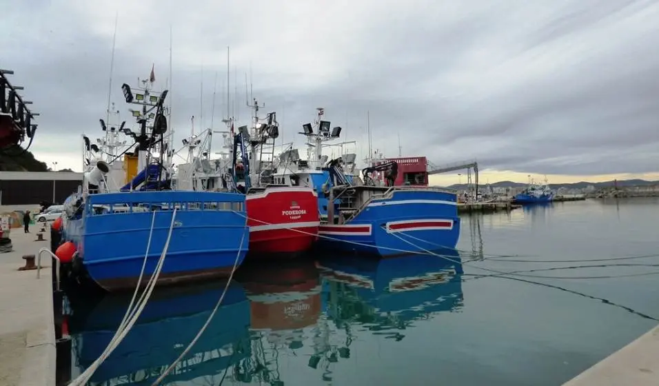 Puerto pesquero de Laredo. R.A.