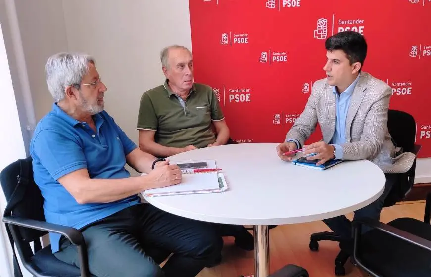 El PSOE de Santander se reunió con representantes de UGT Mayores.