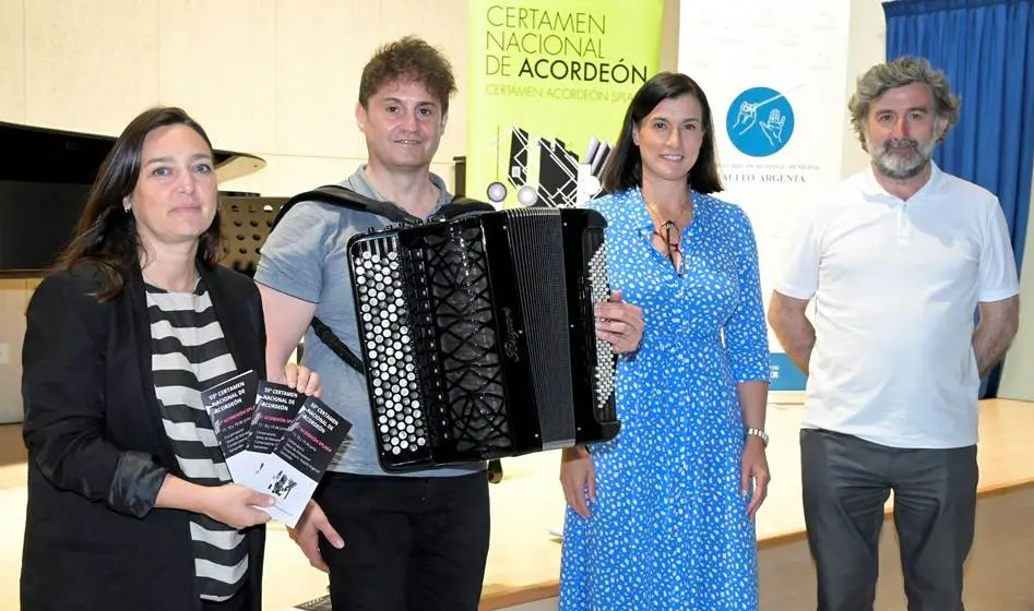 Presentación del concurso de acordeón en Santander.