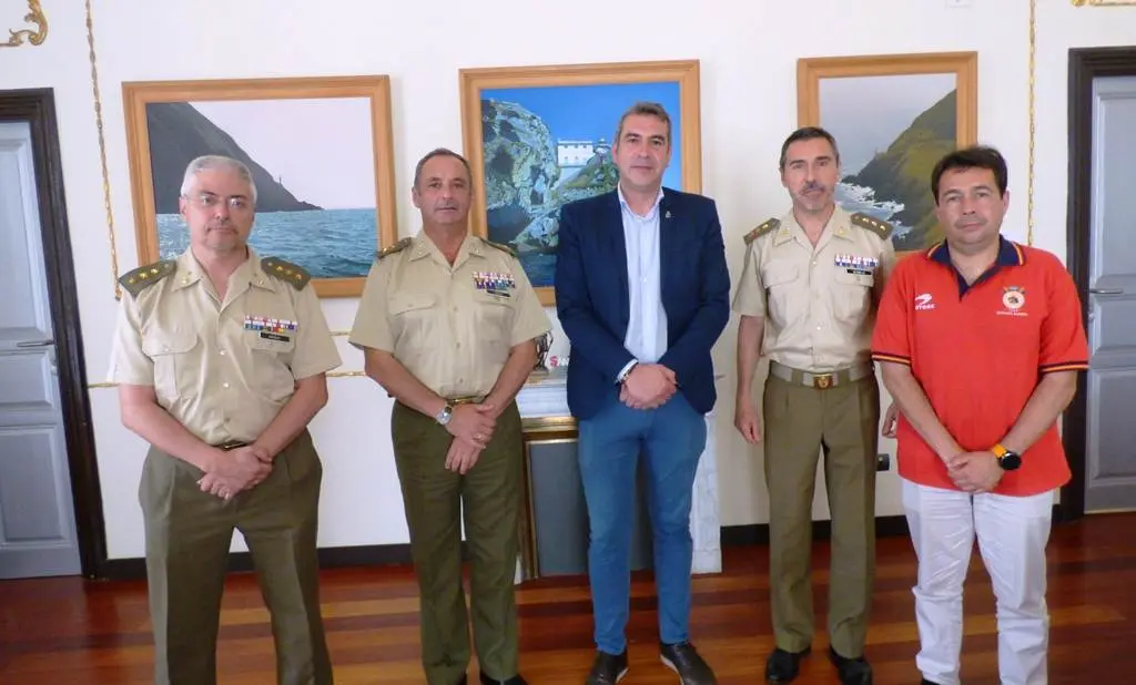 Presentación de la Jura de Bandera Civil en Santoña. R.A.